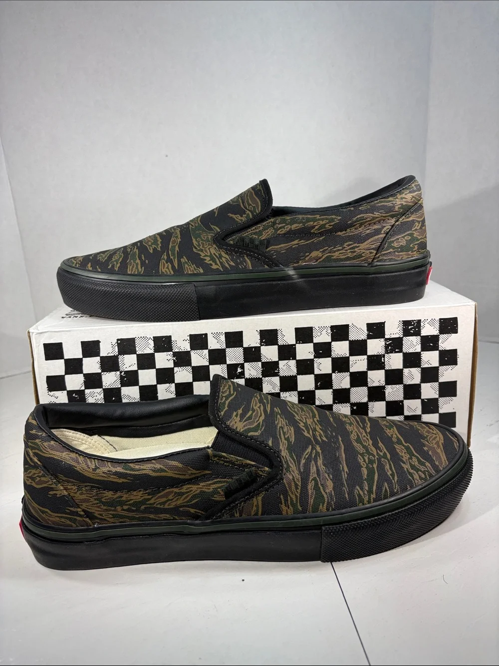 NWT Vans Skate Slip-Ons in Tiger Camo Olive/Black Men’s 10